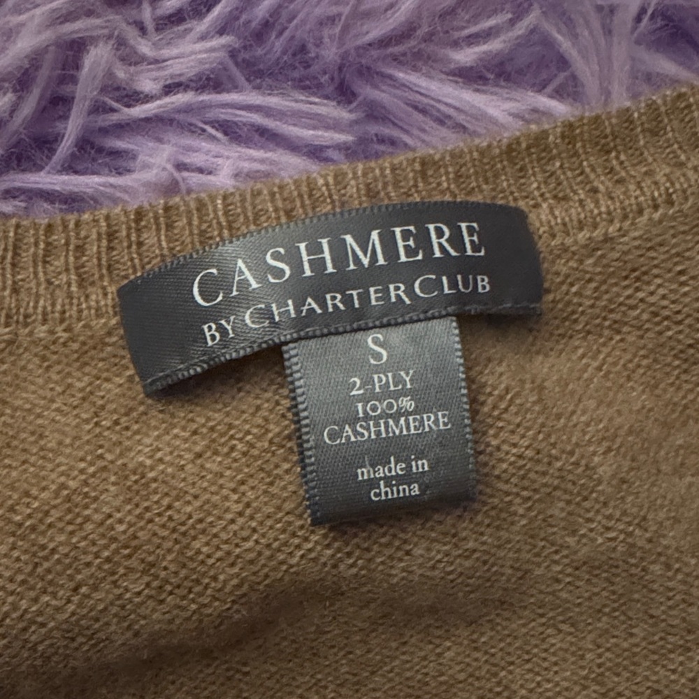 Elegant V-Neck Sweater in Warm Brown - Picture 2 of 4